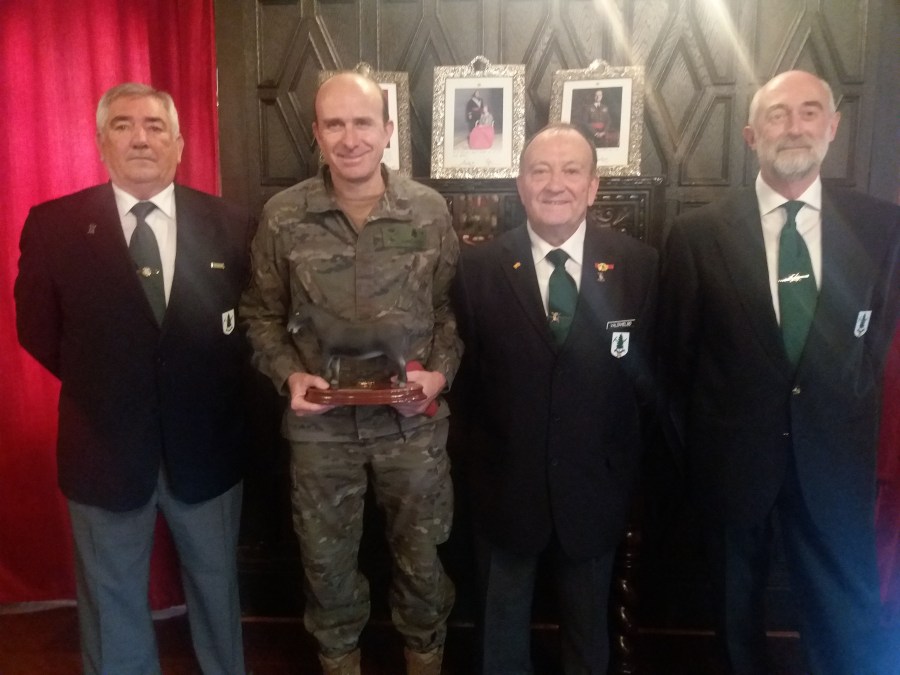 EN EL DESPACHO DEL GENERAL DIRECTOR